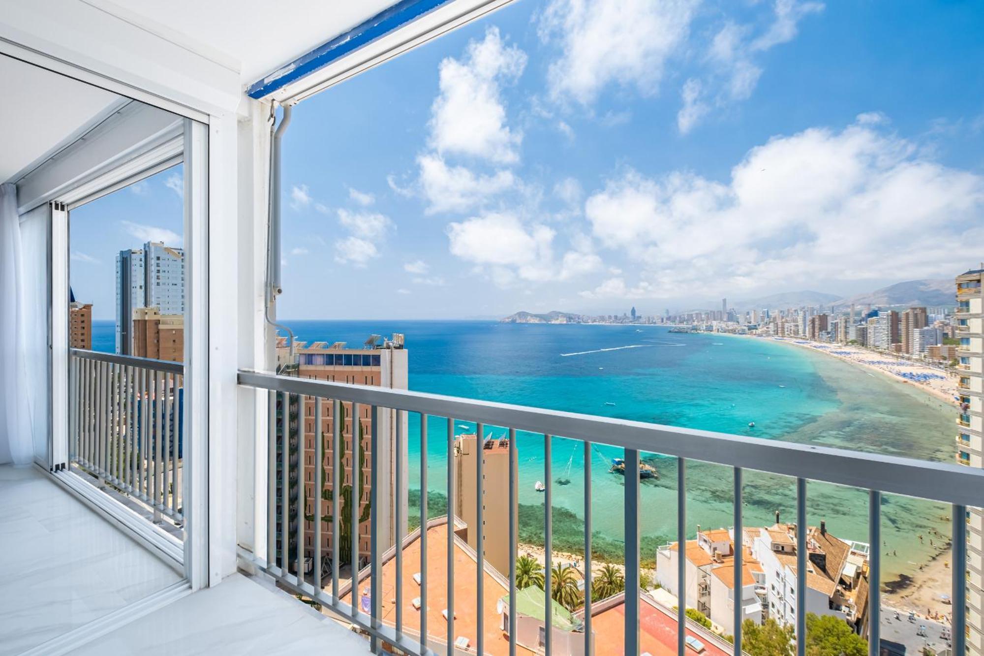 Halcon Deluxe 17-c Levante Appartement