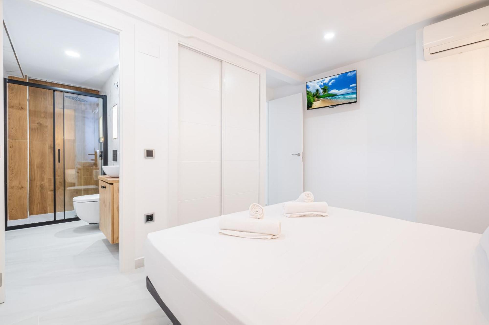Halcon Deluxe 17-c Levante Appartement