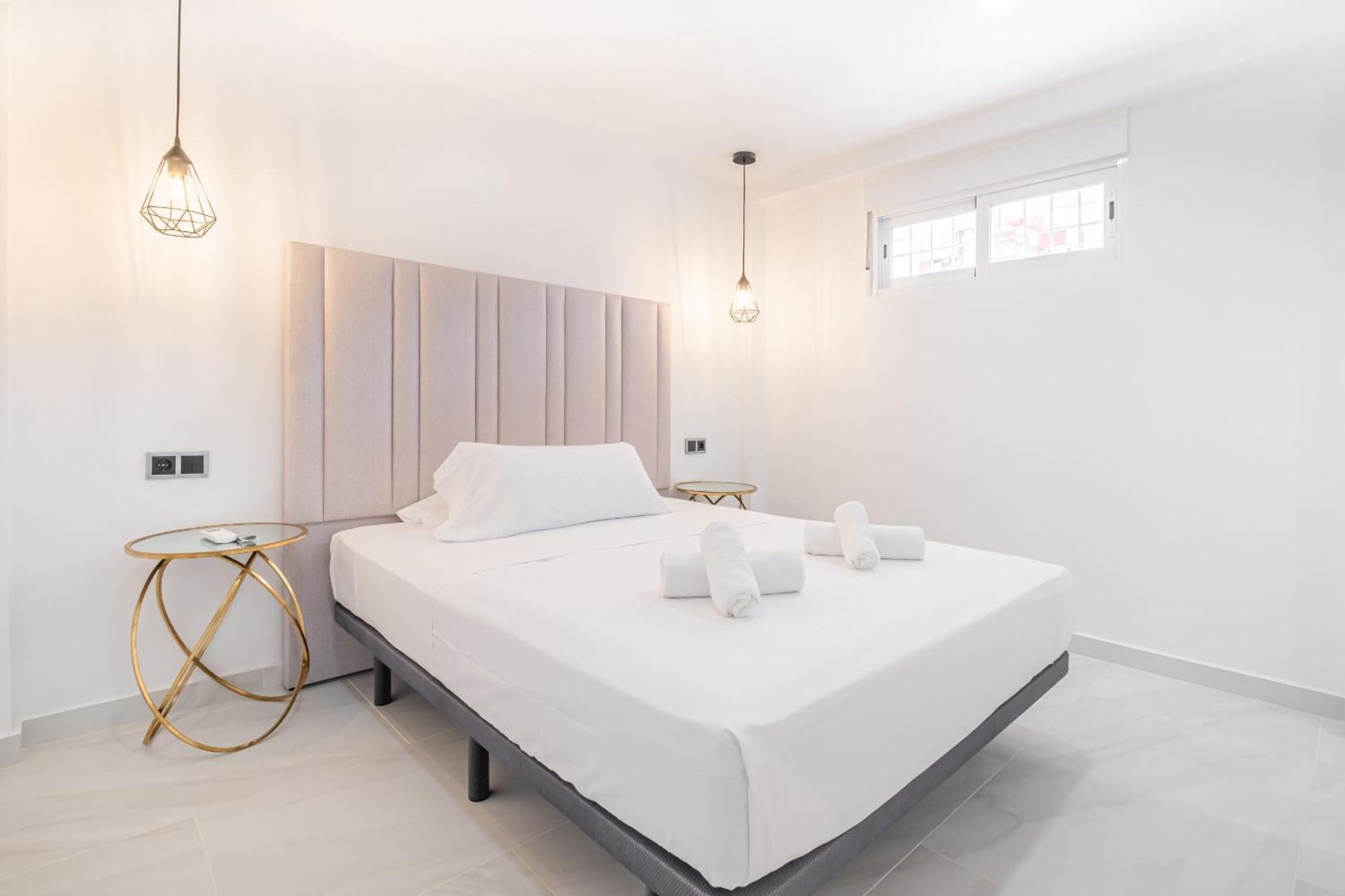 Halcon Deluxe 17-c Levante Appartement