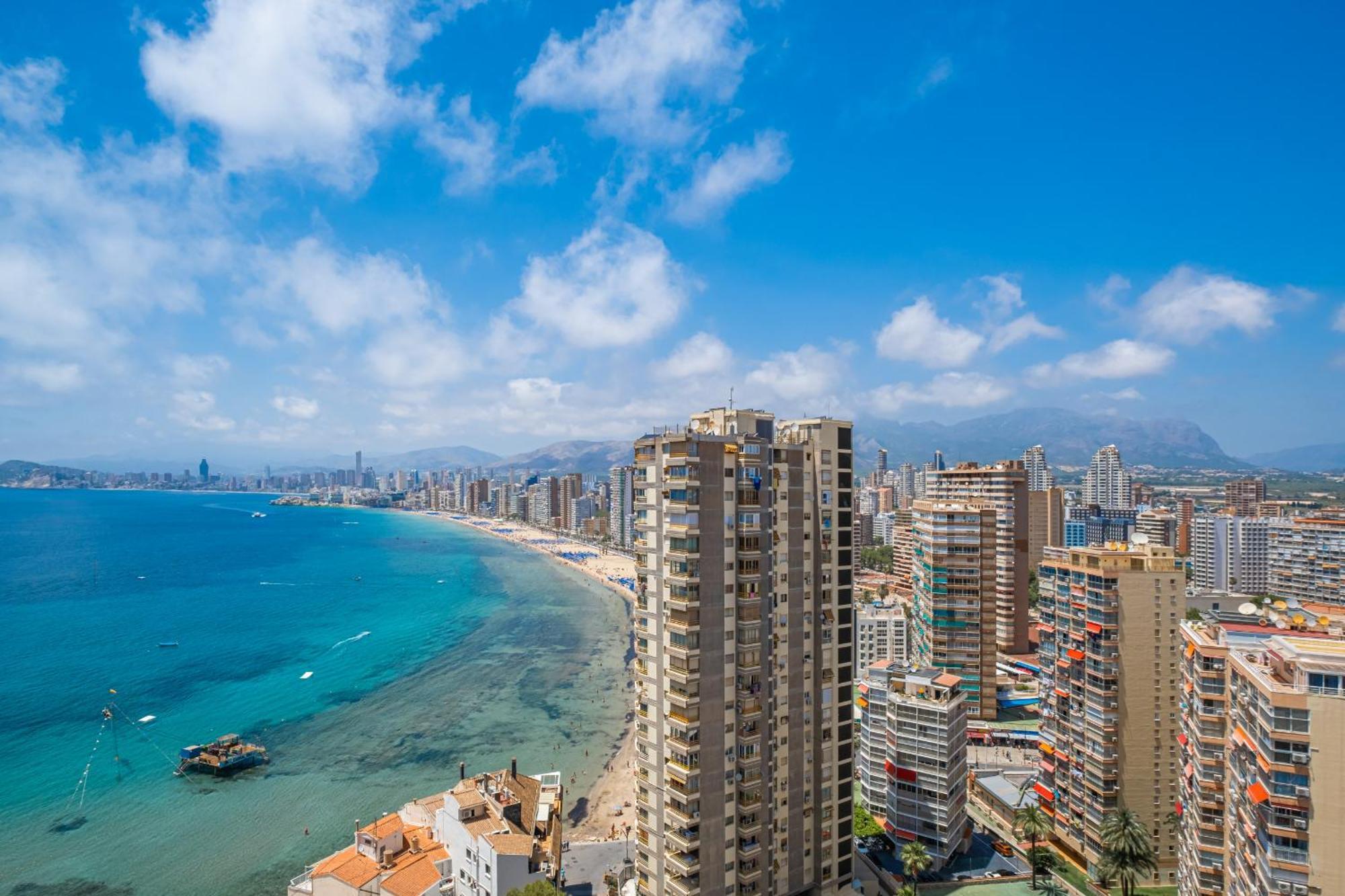 Halcon Deluxe 17-c Levante Appartement